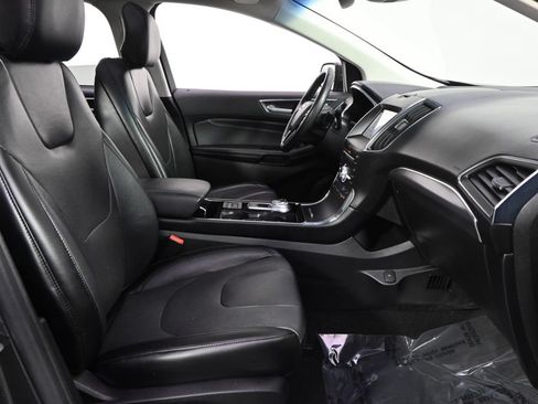 Used 2019 Ford Edge Titanium w/ Equipment Group 301A AWD/4WD image 16