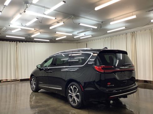 New 2026 Chrysler Pacifica Pinnacle w/ Trailer Tow Group image 9