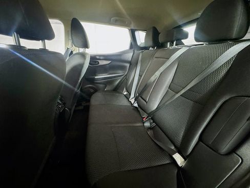 Used 2020 Nissan Rogue Sport S image 21