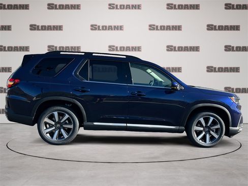 New 2025 Honda Pilot Touring image 6