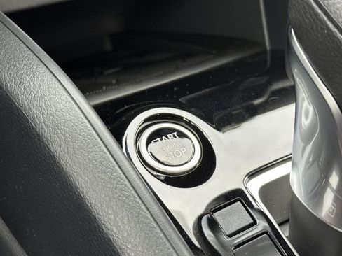 New 2025 Nissan Versa SR w/ Trunk Package FWD image 18