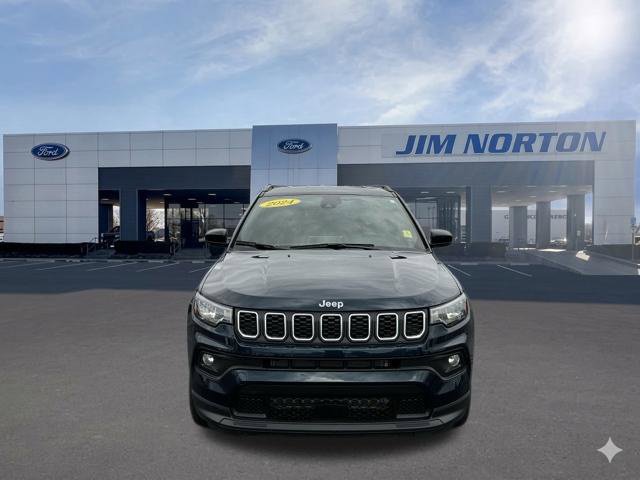 Used 2024 Jeep Compass Latitude AWD/4WD image 11