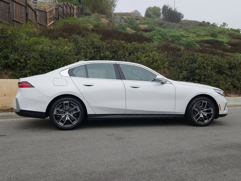 New 2026 BMW 530i image 4