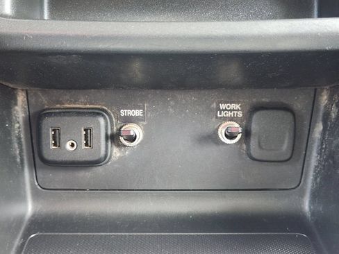 Used 2022 Chevrolet Colorado LT w/ Fleet Safety Package RWD image 22