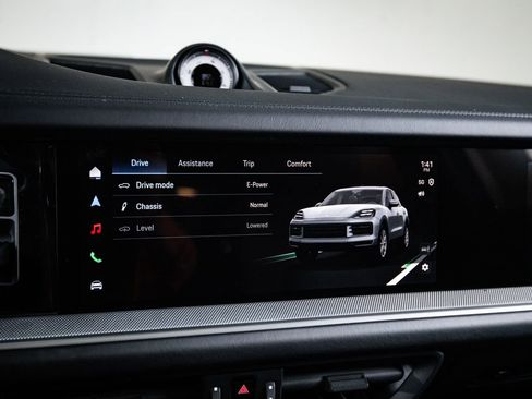New 2026 Porsche Cayenne E-Hybrid AWD/4WD image 18