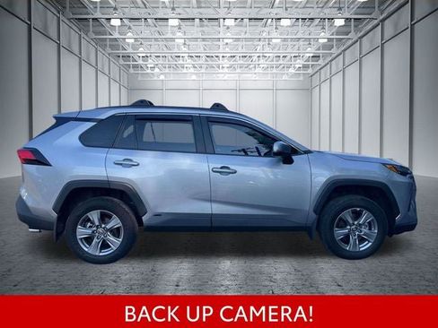 Used 2025 Toyota RAV4 XLE AWD/4WD image 5
