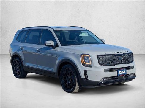 Used 2021 Kia Telluride SX w/ SX Prestige Package image 3