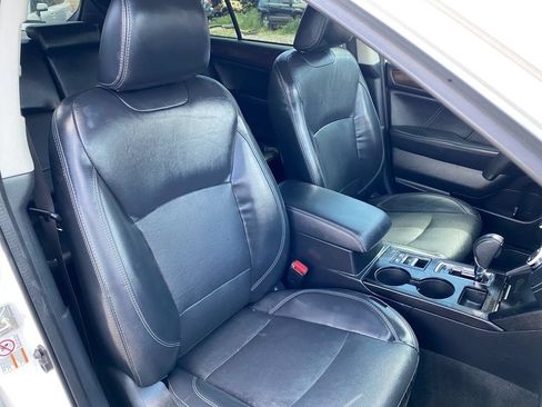Used 2019 Subaru Outback 2.5i Limited AWD/4WD image 16