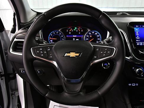 Used 2022 Chevrolet Equinox Premier image 17