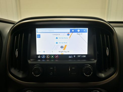 Used 2022 Chevrolet Colorado Z71 AWD/4WD image 13