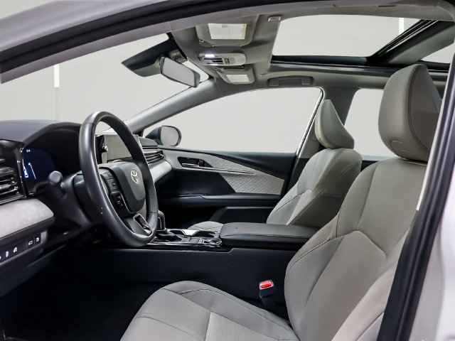 Certified 2025 Toyota Camry XLE FWD image 9