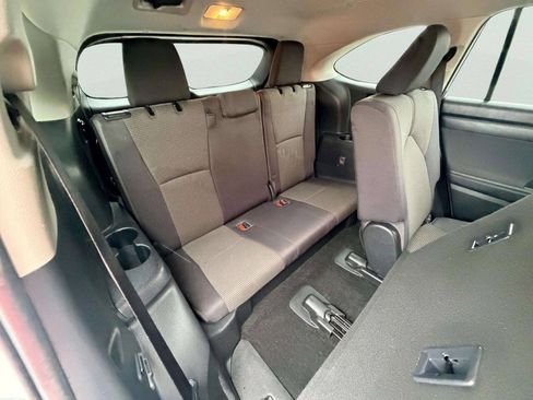 Used 2023 Toyota Highlander L FWD image 35