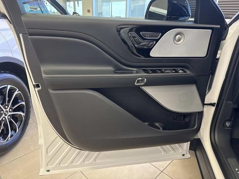 New 2026 Lincoln Aviator Reserve AWD/4WD image 19