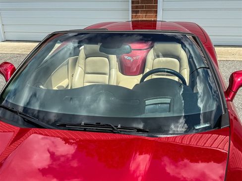 Used 2008 Chevrolet Corvette Convertible w/ Preferred Equipment Group RWD image 18