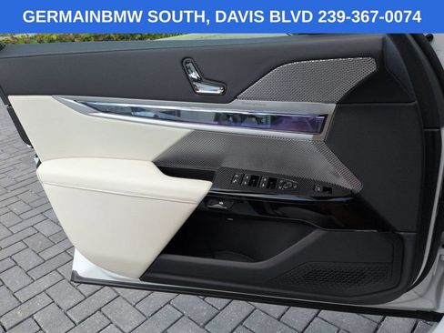 Certified 2025 BMW 760i xDrive AWD/4WD image 32