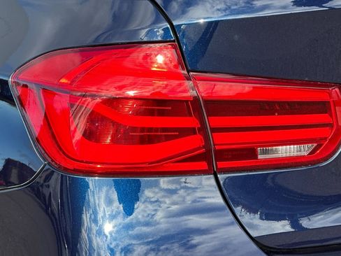 Used 2018 BMW M3 Base image 38