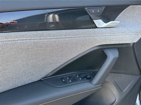 New 2025 Volkswagen Tiguan S image 9