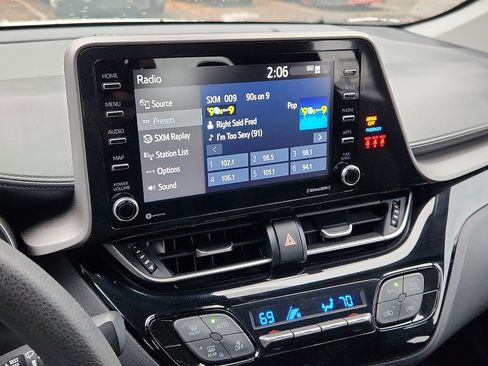 Used 2021 Toyota C-HR LE image 19