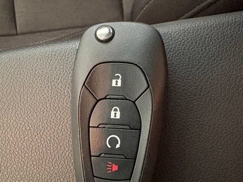 Used 2025 Chevrolet Trax LS w/ LS Convenience Package FWD image 29