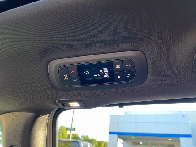 Used 2020 Chrysler Pacifica Limited FWD image 14