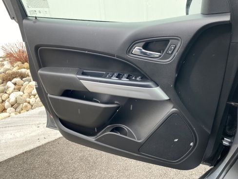 Used 2021 Chevrolet Colorado LT w/ Redline Special Edition image 17