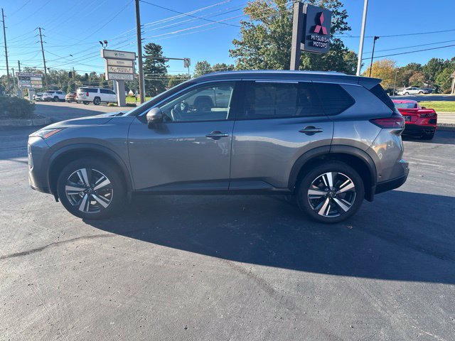 Used 2024 Nissan Rogue SL w/ SL Premium Package AWD/4WD image 5
