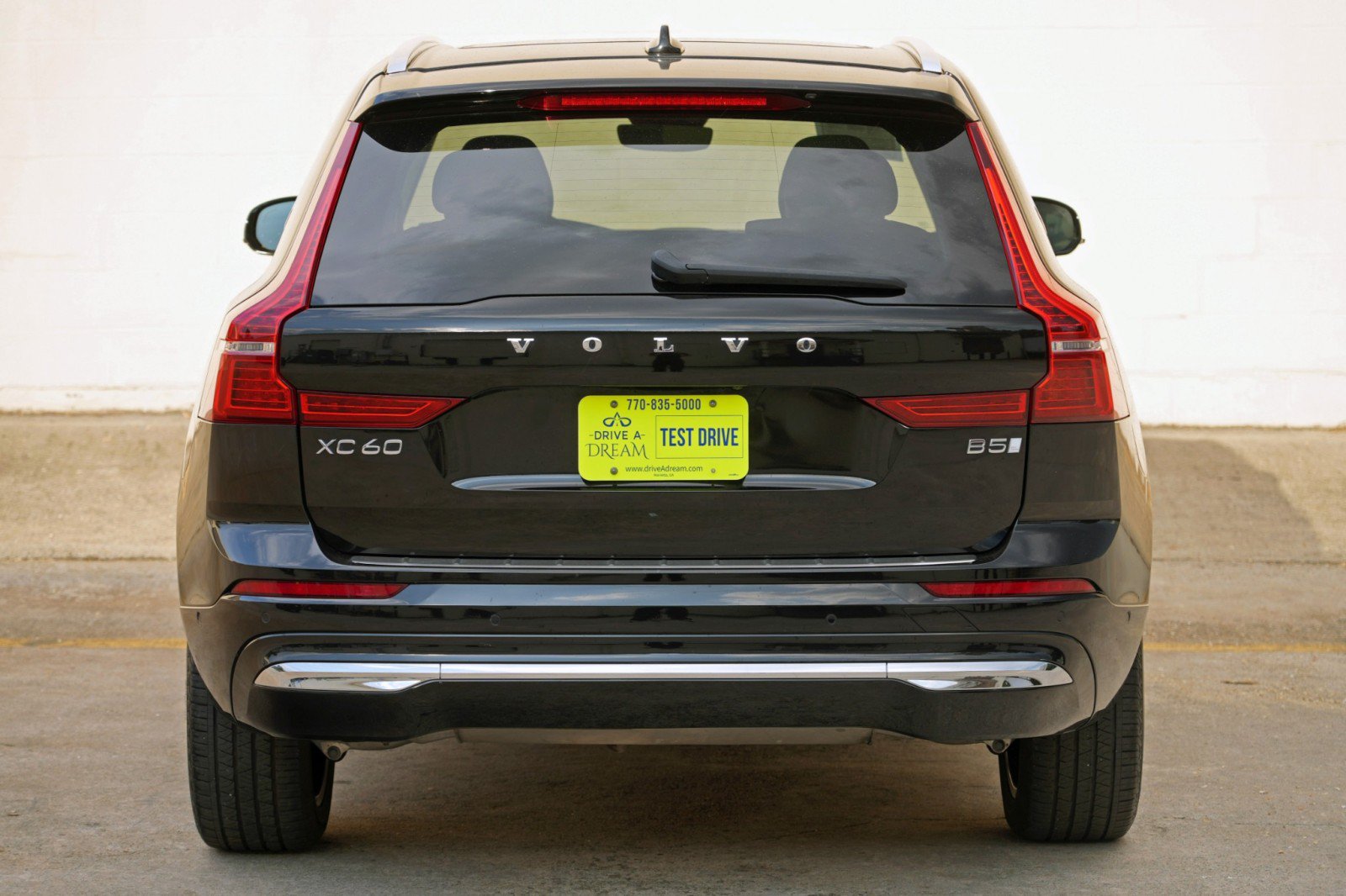 Used 2023 Volvo XC60 B5 Plus w/ Protection Package Premier FWD image 53