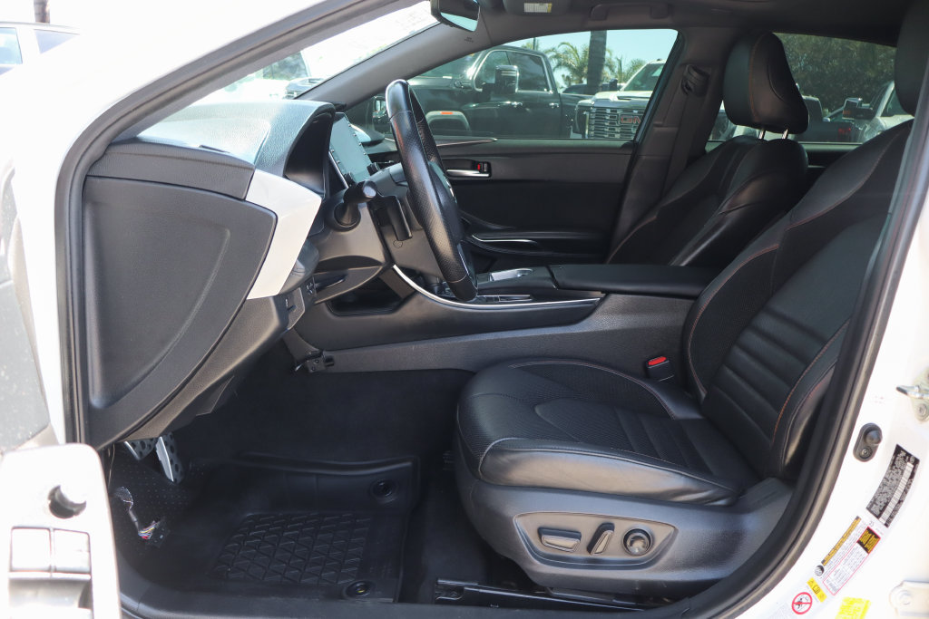 Used 2019 Toyota Avalon XSE w/ All Weather Liner Package FWD image 18