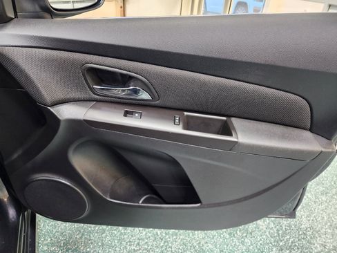 Used 2015 Chevrolet Cruze LT image 27