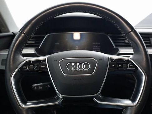 Used 2021 Audi e-tron Premium w/ Convenience Plus Package image 14