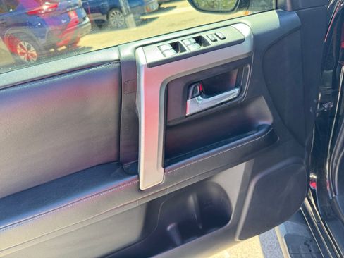 Used 2015 Toyota 4Runner SR5 RWD image 11