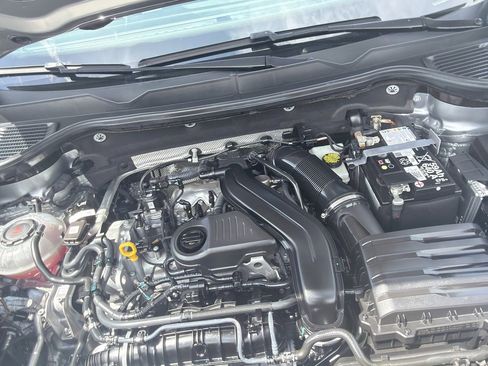 Certified 2024 Volkswagen Taos S FWD image 34