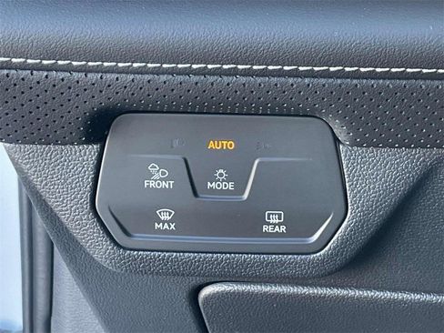 New 2026 Volkswagen Atlas Cross Sport SEL image 28