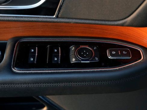 Used 2019 Lincoln Navigator Select image 29