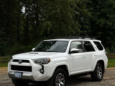 Used 2017 Toyota 4Runner TRD Off-Road Premium AWD/4WD image 5