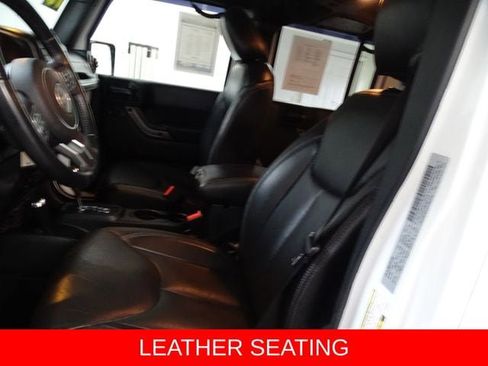 Used 2018 Jeep Wrangler Unlimited Sahara AWD/4WD image 2