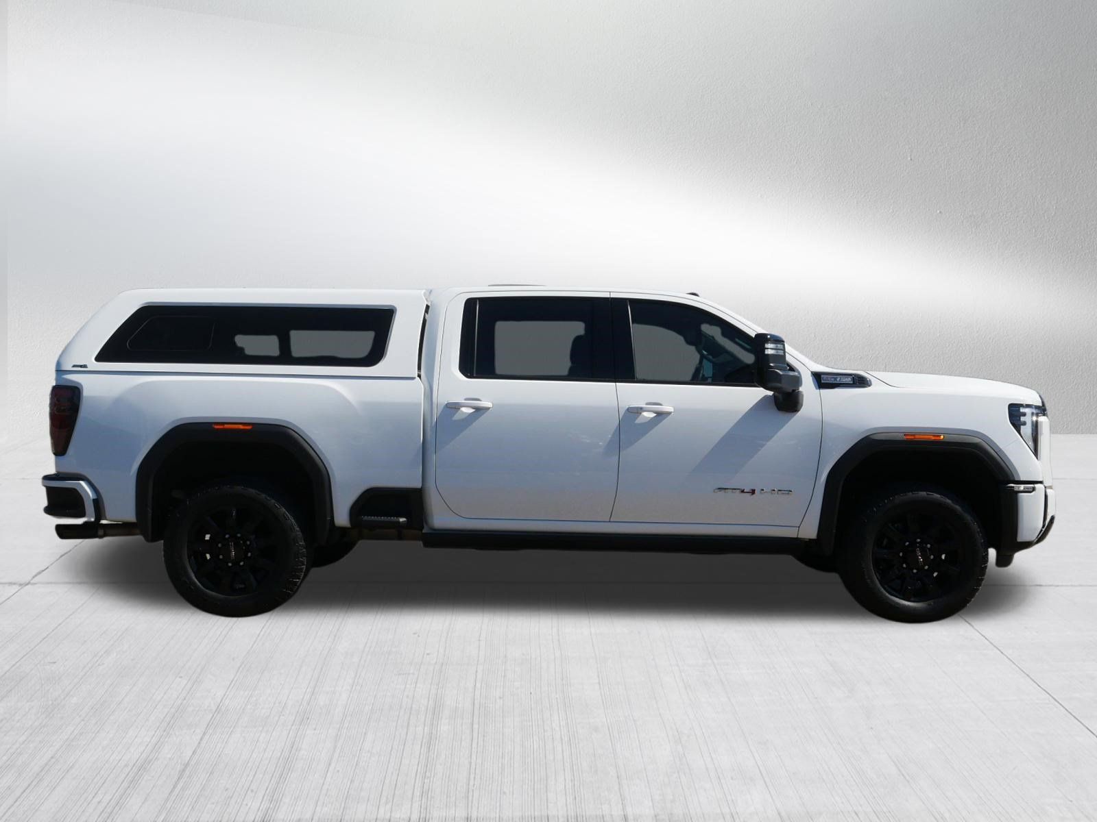 Used 2024 GMC Sierra 2500 AT4 w/ AT4 Premium Plus Package AWD/4WD image 8