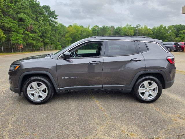 Used 2022 Jeep Compass Latitude FWD image 3