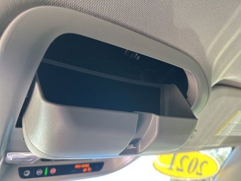 Certified 2021 Buick Enclave Avenir w/ Avenir Technology Package image 28