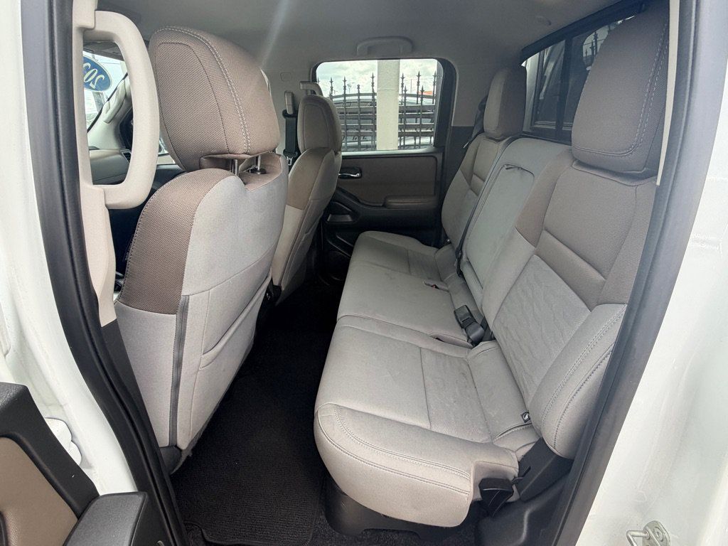Used 2022 Nissan Frontier SV AWD/4WD image 16