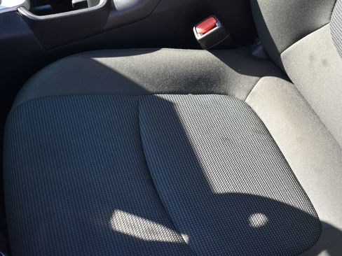 Used 2025 Toyota RAV4 LE AWD/4WD image 12