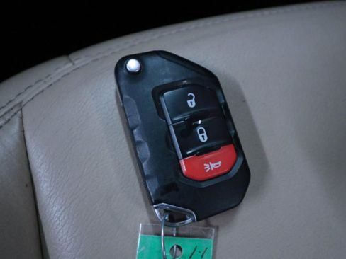 Used 2018 Jeep Wrangler Unlimited Sahara w/ Cold Weather Group image 24