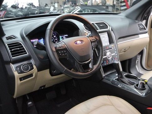 Used 2017 Ford Explorer Limited image 15