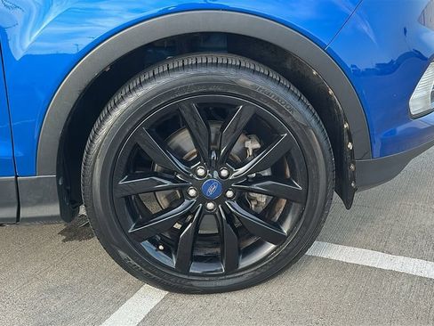 Used 2018 Ford Escape SE w/ SE Sport Appearance Package AWD/4WD image 16