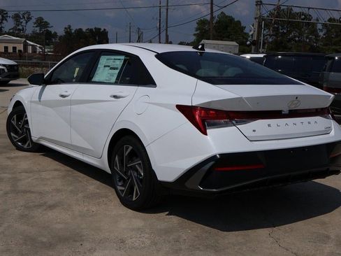 New 2025 Hyundai Elantra Limited image 2