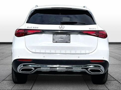Certified 2025 Mercedes-Benz GLC 300 4MATIC image 8