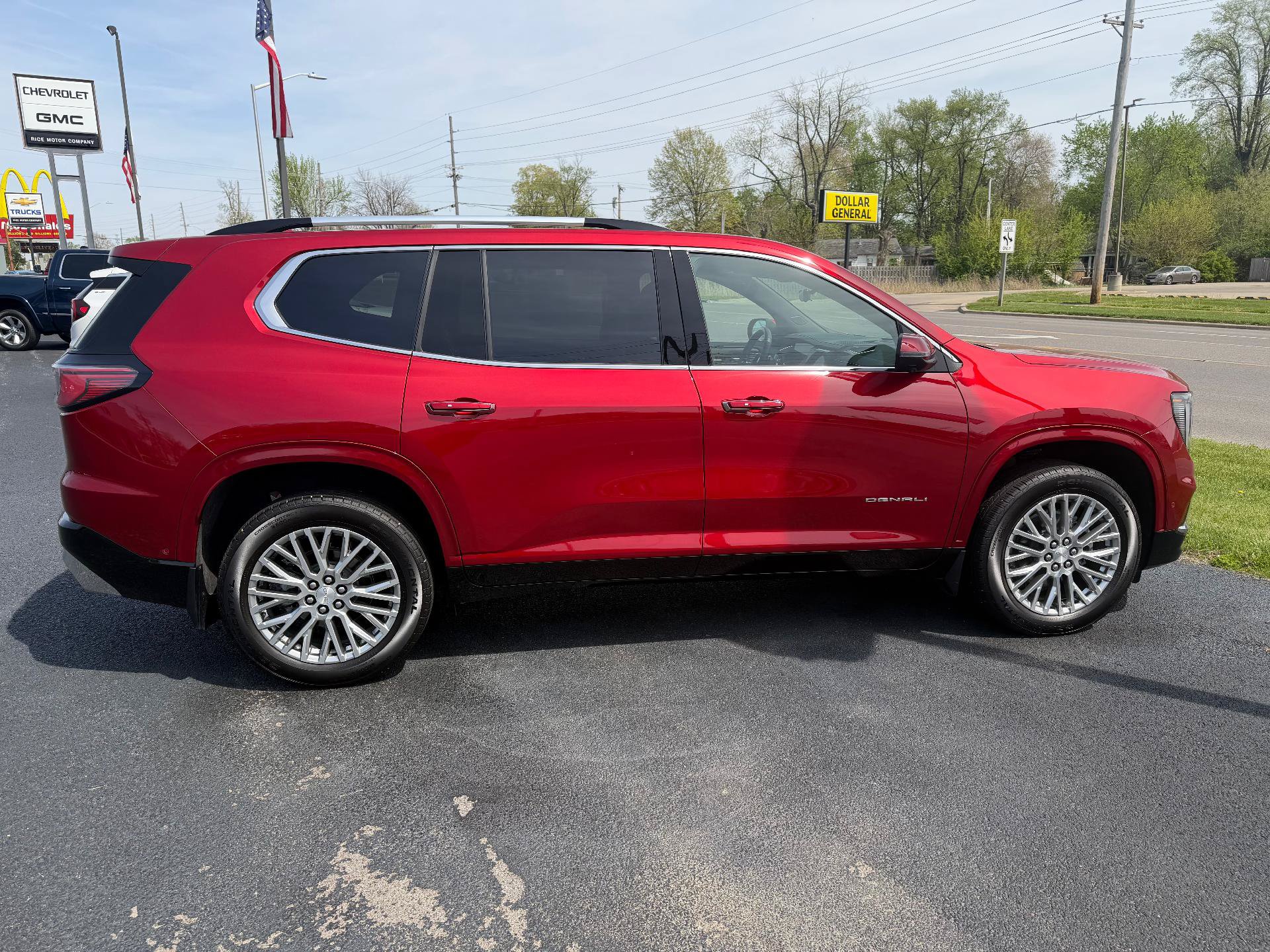 Used 2026 GMC Acadia Denali w/ Super Cruise Package FWD image 5