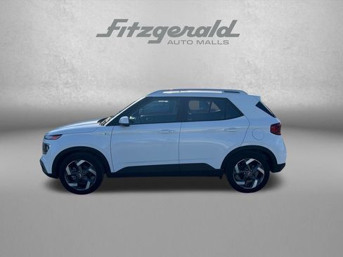 Used 2025 Hyundai Venue SEL FWD image 6