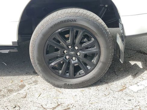 Used 2024 Ford F150 Platinum w/ FX4 Off-Road Package image 11