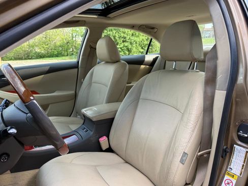 Used 2007 Lexus ES 350 w/ Luxury Pkg & Navigation FWD image 12